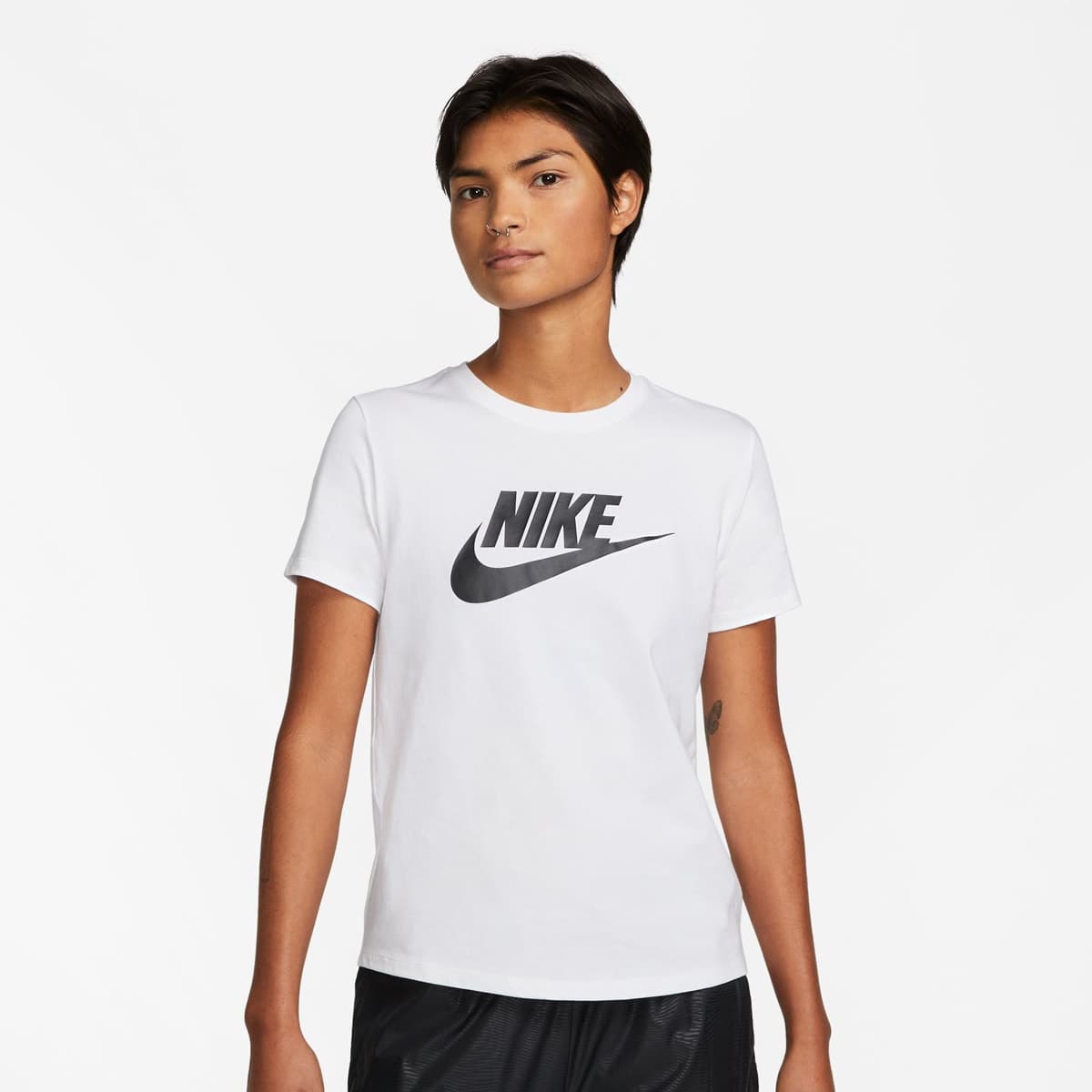 Sportswear Essentials Logo T-Shirt