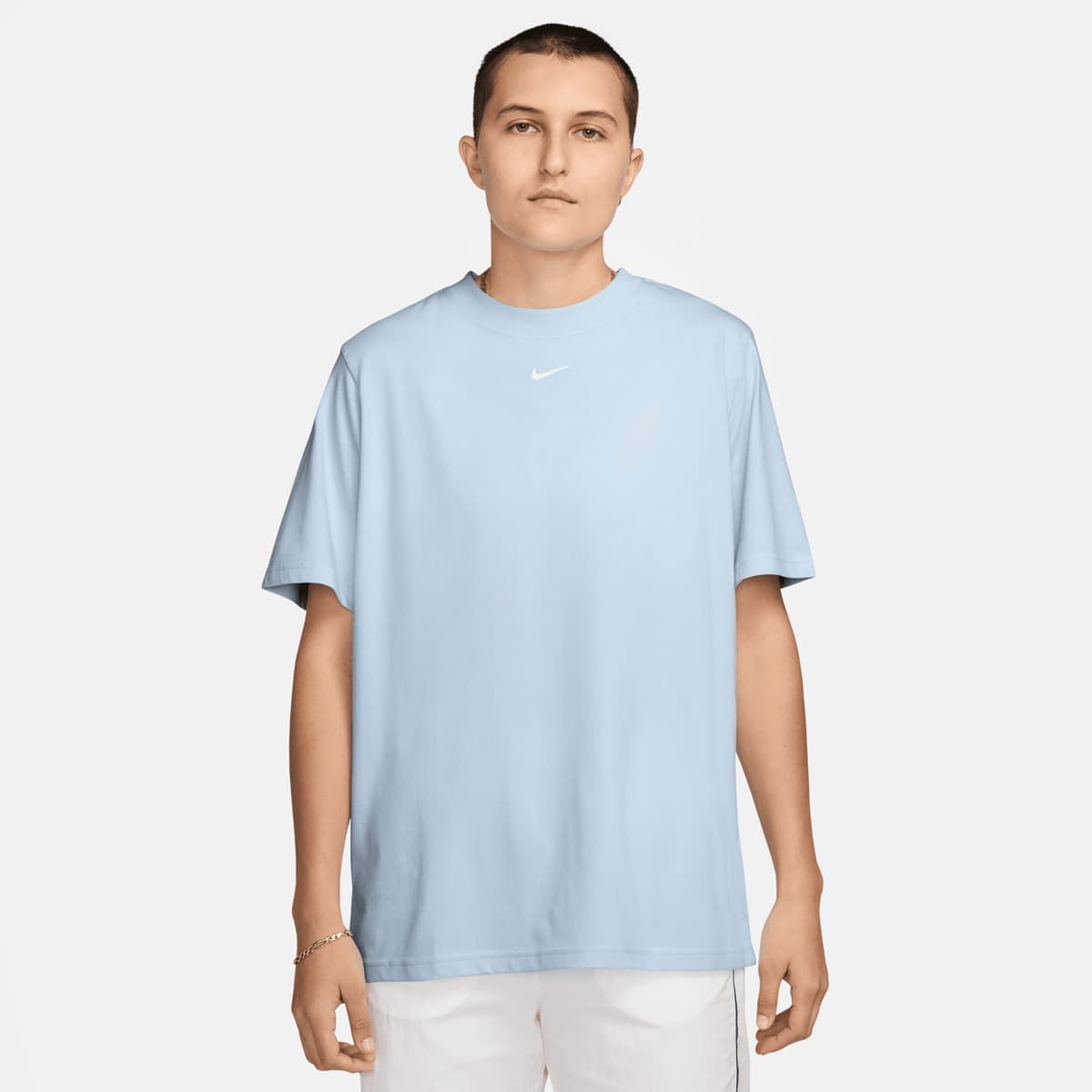 Sportswear Essential Low Brand Read Tee