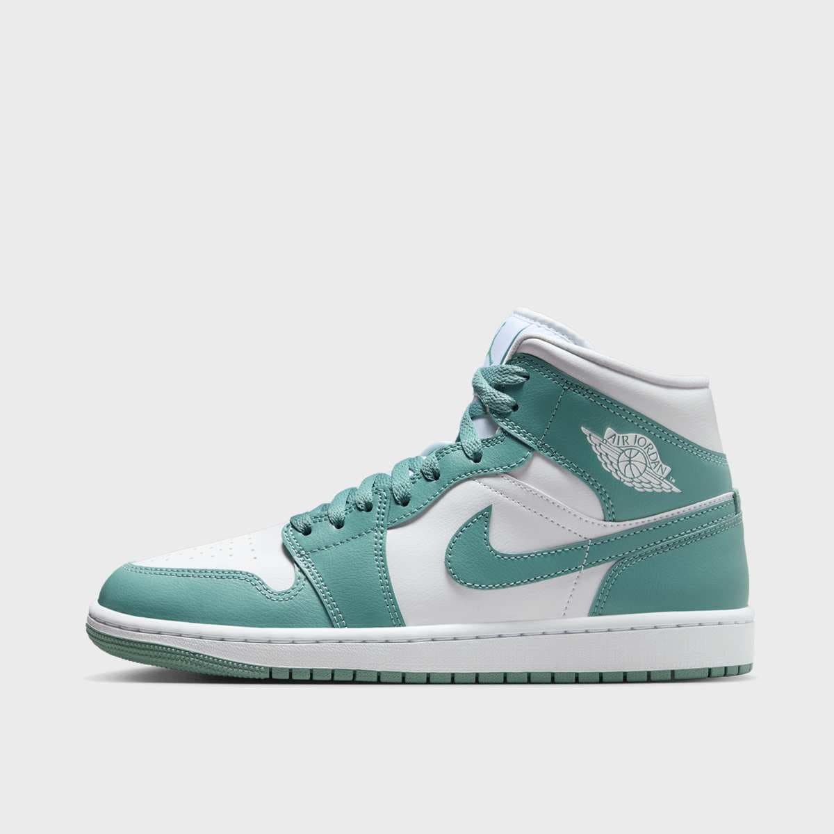 WMNS Air Jordan 1 Mid