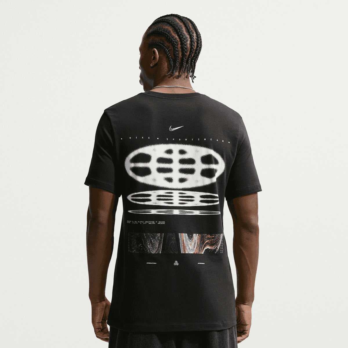 Sportswear Studio Globe Tee