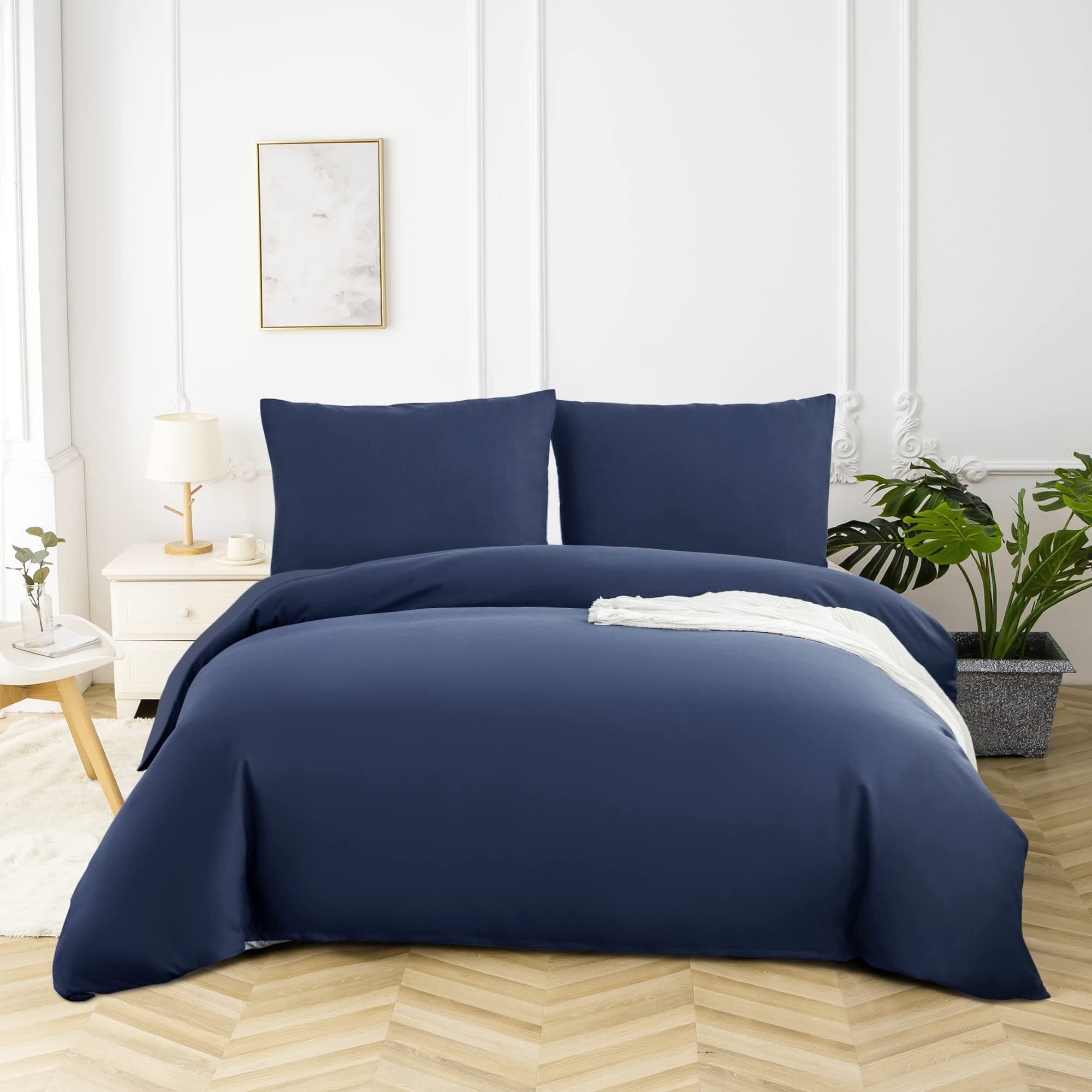 AYSW 16 Couleurs Sets de Housses de Couettes 240x260 cm Double Fermeture Éclair 3 Pièces Microfibre Brossée 100 Fils/cm² + 2 Taies d'oreiller 65x65 cm Marine Parure de Lit Adulte 2 Personnes