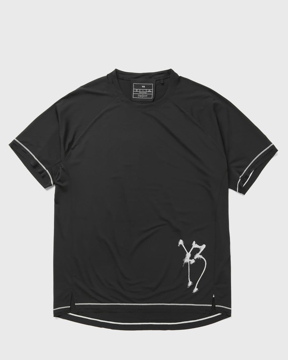 CHITO GRAPHIC RUNNING SHORT SLEEVE TEE