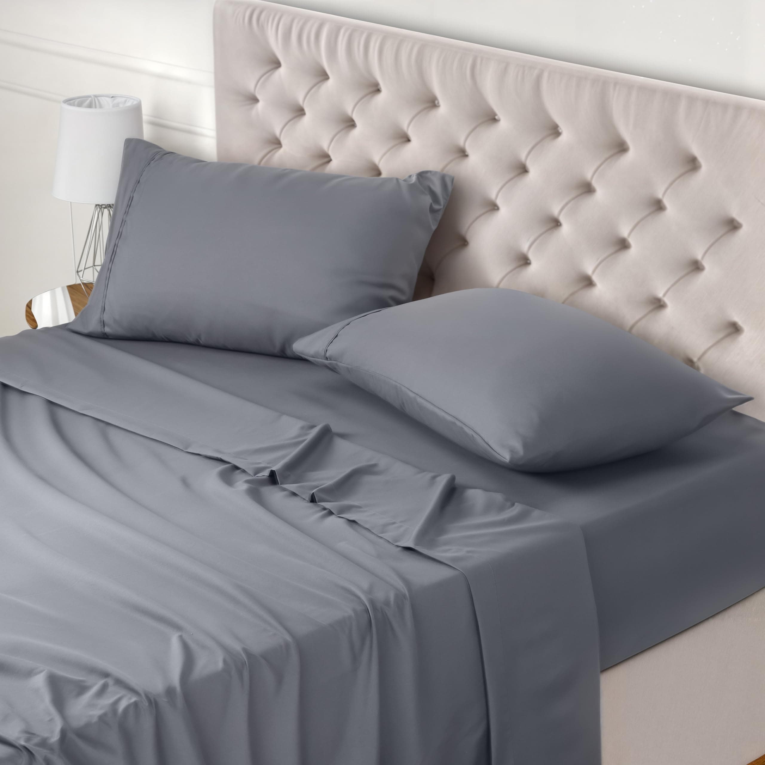 Utopia Bedding - Set Lenzuola Letto Una Piazza e Mezza 4 Pezzi 135x190 cm - Spazzolata Poliestre di Microfibra - Oeko-Tex Certificato - Lenzuolo con Angoli, Lenzuolo Piatto e 2 Federe 50x75, Grigio